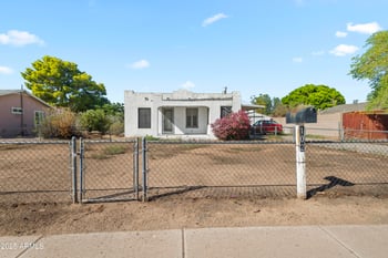 1020 Minnezona Ave, Phoenix, AZ 85014