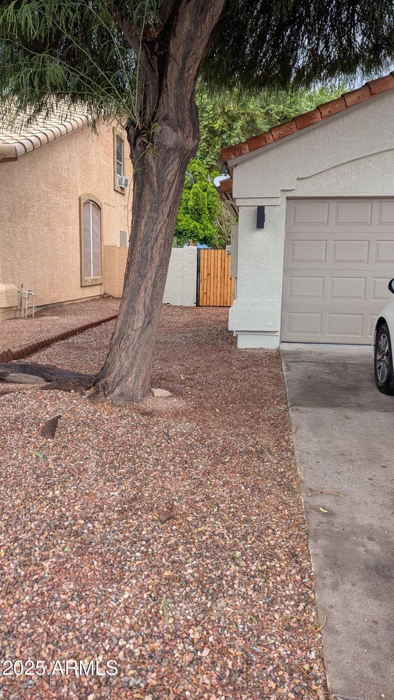 1020 Myrna Ln, Tempe, AZ 85284
