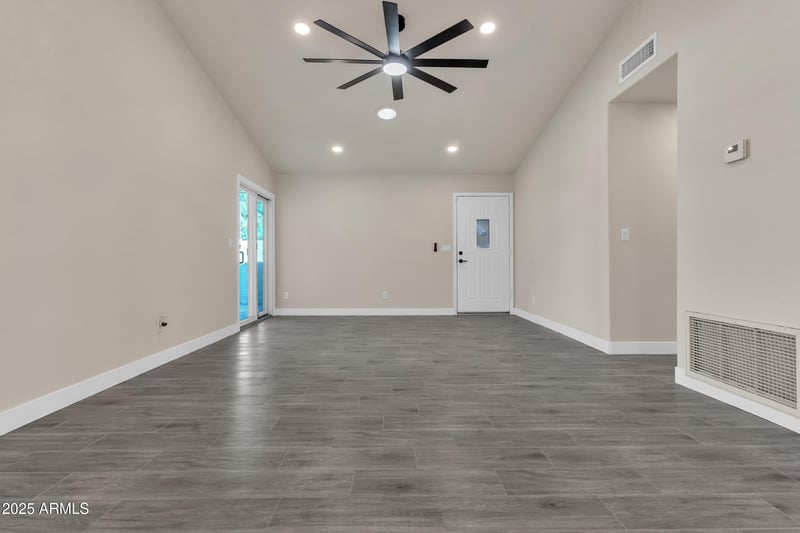 1020 Myrna Ln, Tempe, AZ 85284