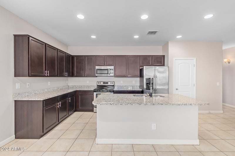 1020 W Indigo St, Mesa, AZ 85201