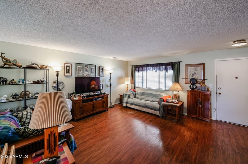 10201 Caron Dr, Sun City, AZ 85351