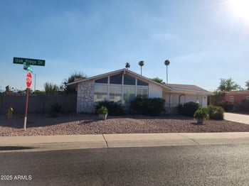 10201 Oak Ridge Dr, Sun City, AZ 85351