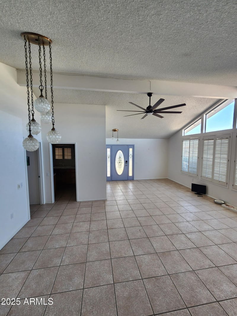 10201 Oak Ridge Dr, Sun City, AZ 85351