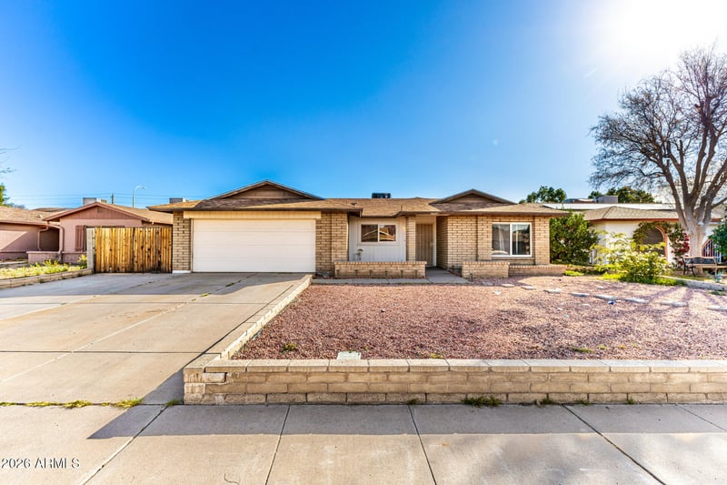 10207 51st Dr, Glendale, AZ 85302