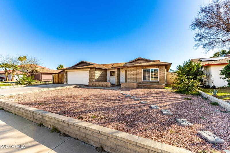 10207 51st Dr, Glendale, AZ 85302