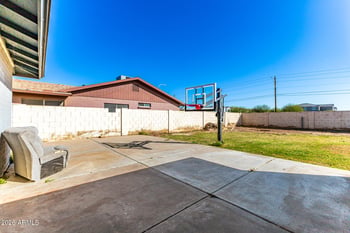 10207 51st Dr, Glendale, AZ 85302