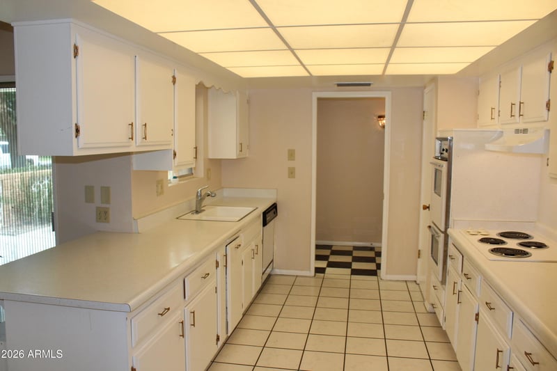 10207 Kingswood Cir, Sun City, AZ 85351