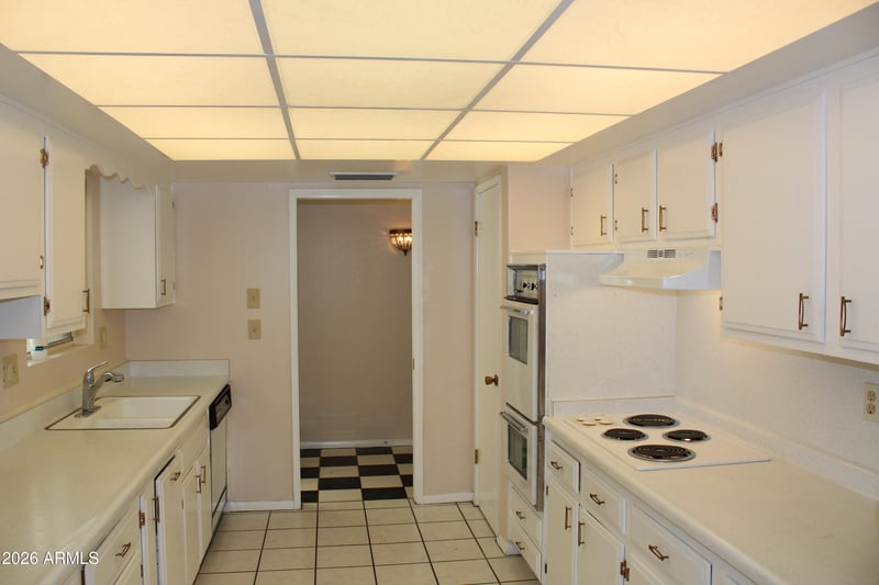 10207 Kingswood Cir, Sun City, AZ 85351