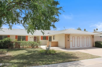 10207 W Kingswood Cir, Sun City, AZ 85351