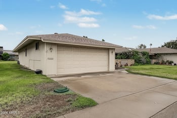 10208 W Kingswood Cir, Sun City, AZ 85351