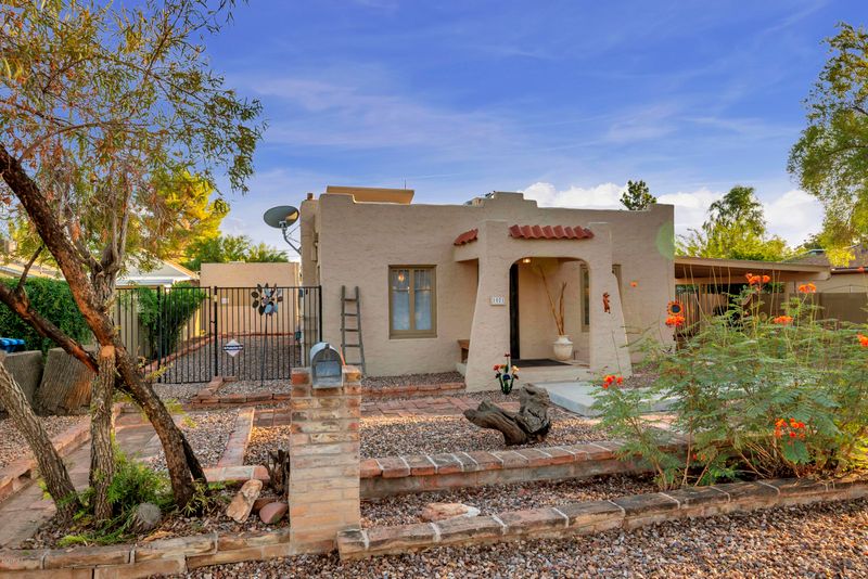 1021 E Meadowbrook Ave, Phoenix, AZ 85014