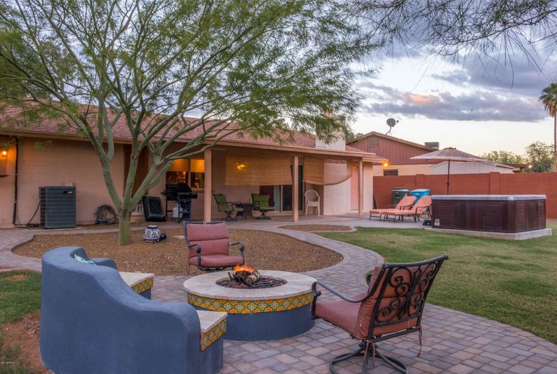 1021 E Village Circle Dr S, Phoenix, AZ 85022