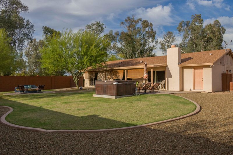 1021 E Village Circle Dr S, Phoenix, AZ 85022