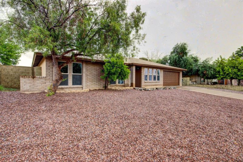 10211 S 43rd St, Phoenix, AZ 85044
