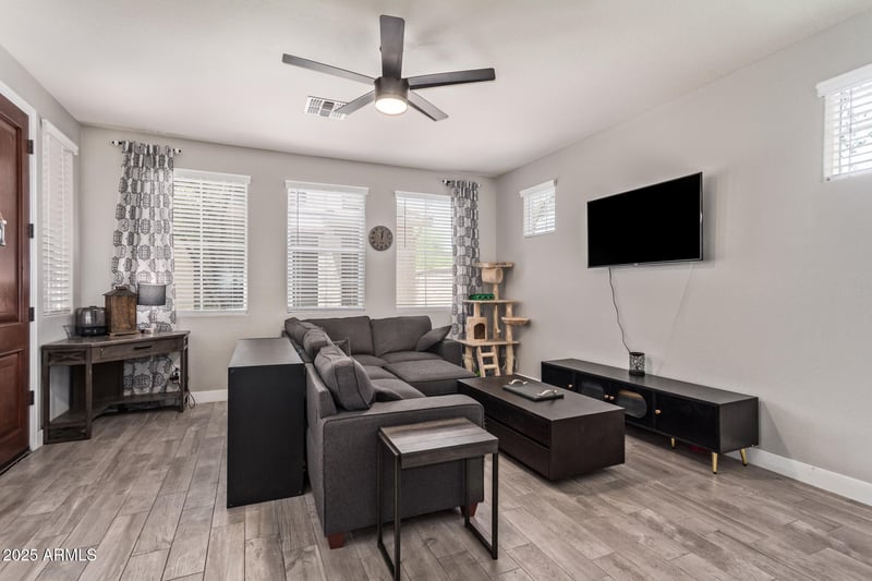 10212 Isleta Ave, Mesa, AZ 85209
