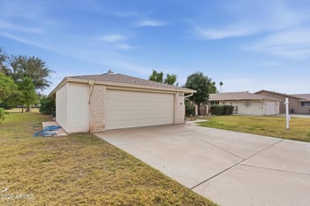 10212 Pineridge Dr, Sun City, AZ 85351