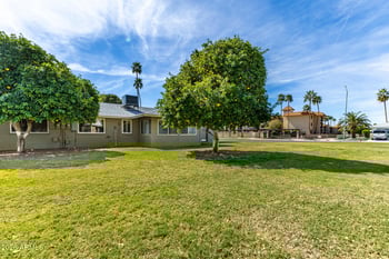 10212 Royal Oak Rd, Sun City, AZ 85351