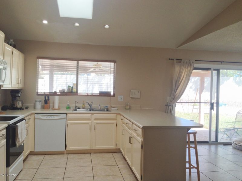 10212 S 48th Way, Phoenix, AZ 85044