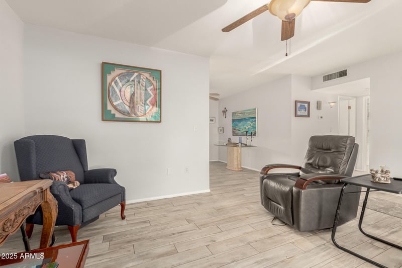 10213 Kingswood Cir, Sun City, AZ 85351