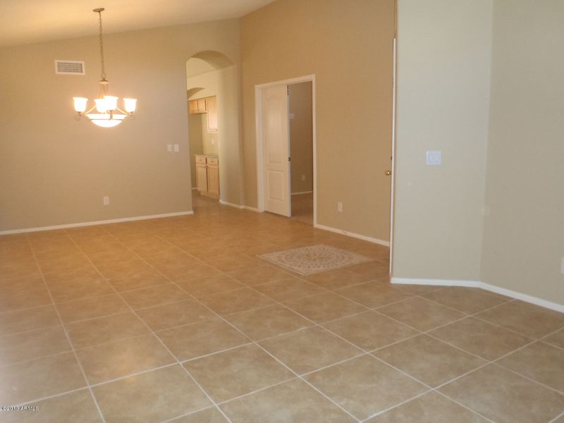 10213 W Country Club Trl, Peoria, AZ 85383