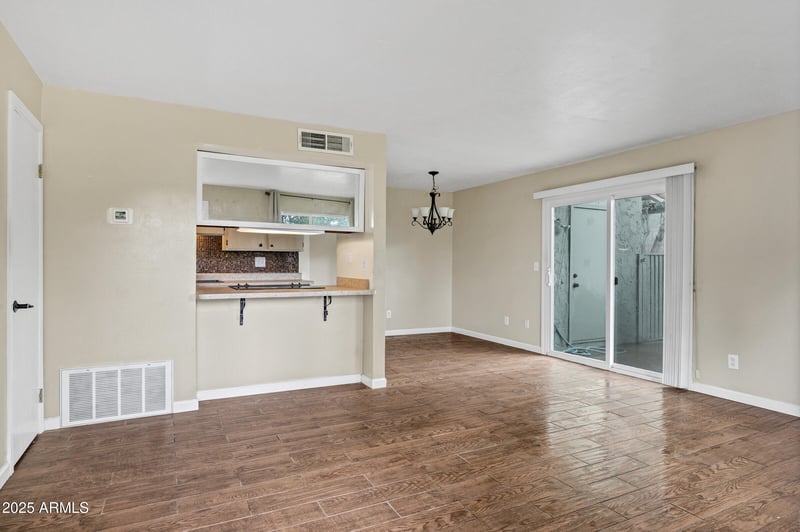 10215 8th St #B, Phoenix, AZ 85020