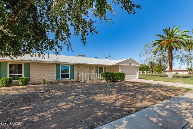 10215 Kingswood Cir, Sun City, AZ 85351