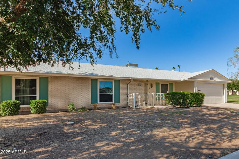 10215 Kingswood Cir, Sun City, AZ 85351