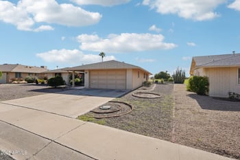 10215 White Mountain Rd, Sun City, AZ 85351