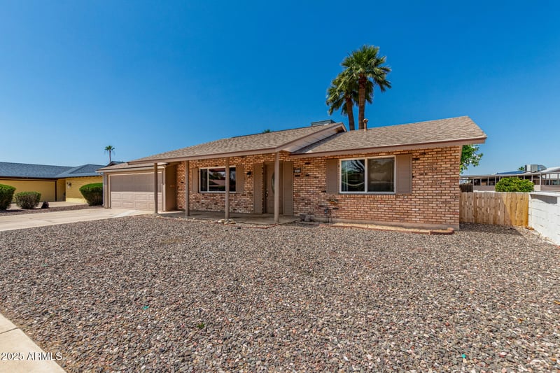 10216 110th Ave, Sun City, AZ 85351