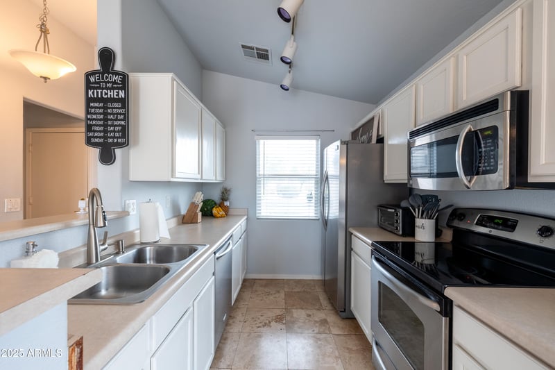 10216 94th Ln, Peoria, AZ 85345