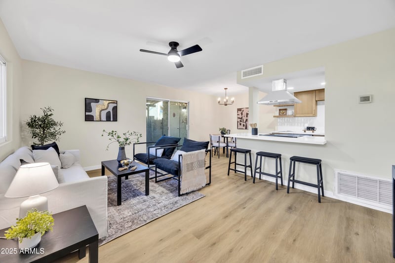 10217 7th Pl #B, Phoenix, AZ 85020