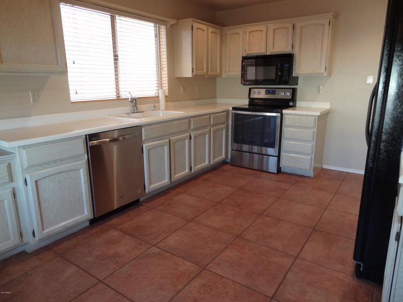 10217 E Navajo Pl, Sun Lakes, AZ 85248