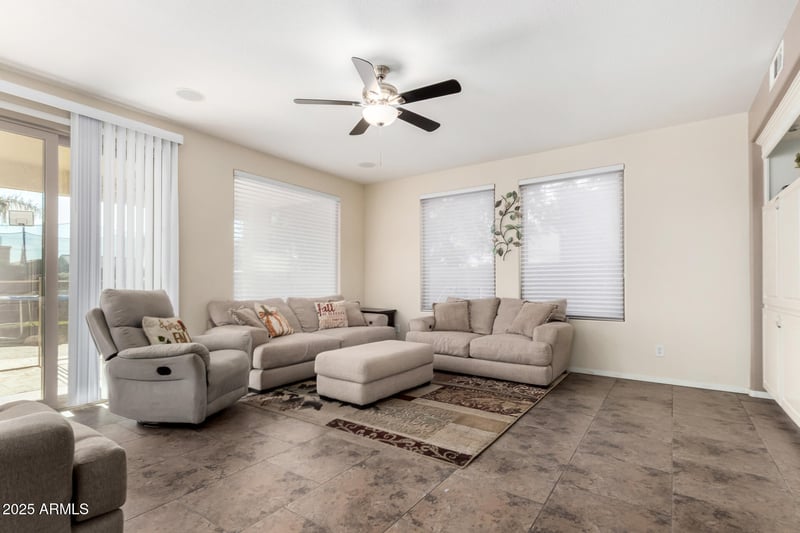 10217 Posada Ave, Mesa, AZ 85212