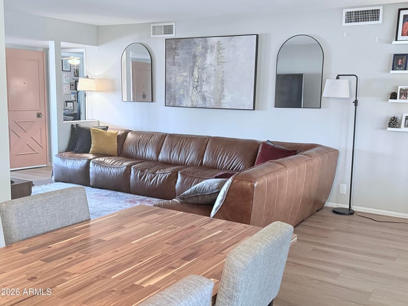 10217 Mission Ln, Sun City, AZ 85351