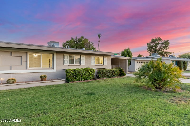 10219 Snead Cir, Sun City, AZ 85351
