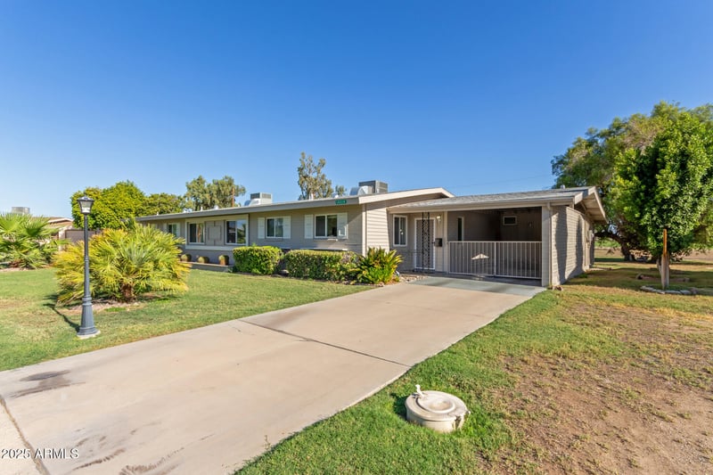 10219 Snead Cir, Sun City, AZ 85351