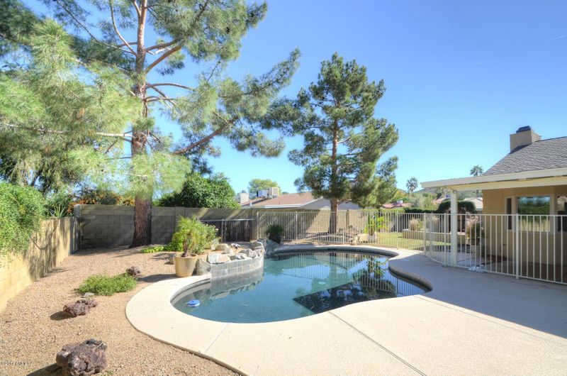1022 E Paradise Ln, Phoenix, AZ 85022