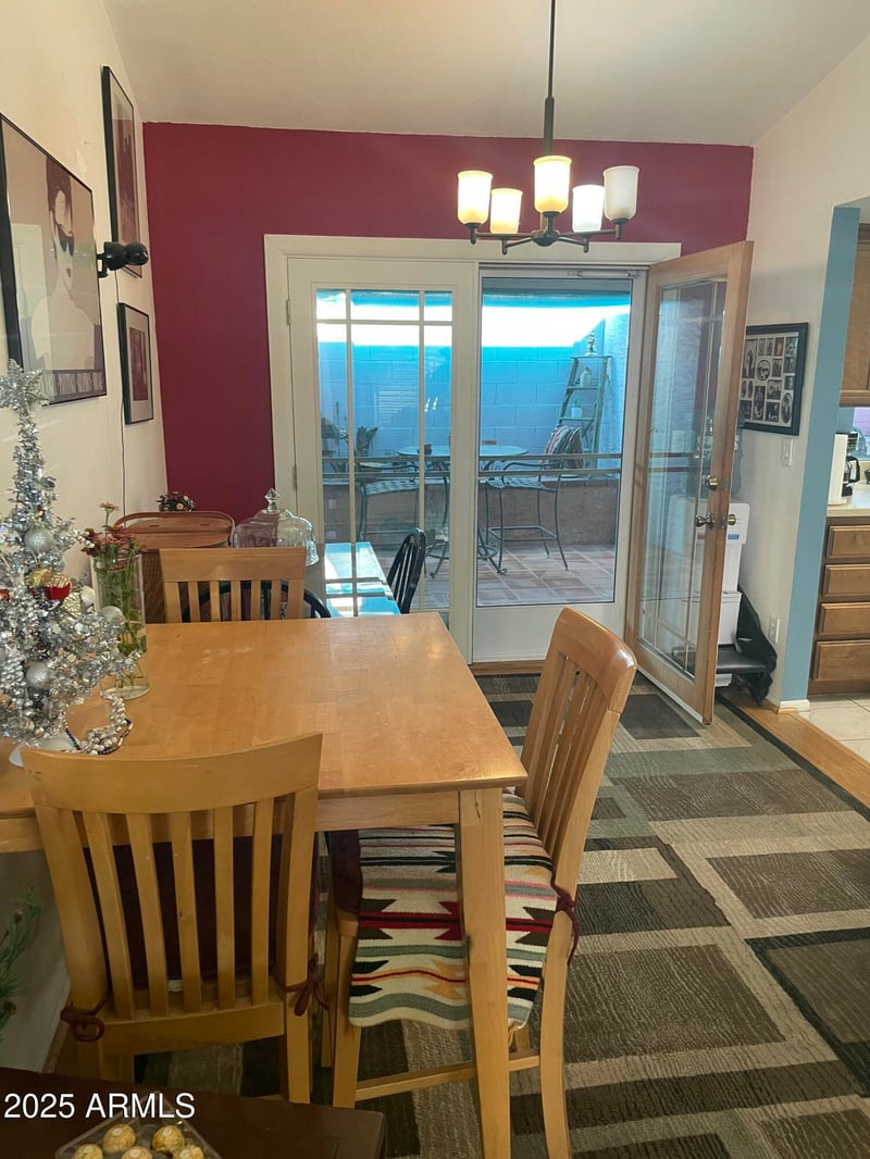 1022 Wagoner Rd, Phoenix, AZ 85022