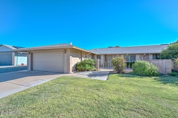 10220 W Pineridge Dr, Sun City, AZ 85351