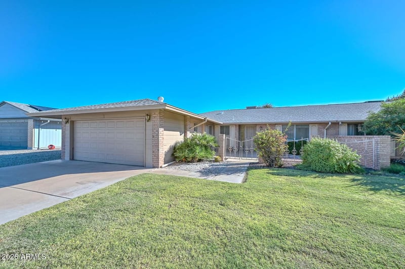 10220 W Pineridge Dr, Sun City, AZ 85351