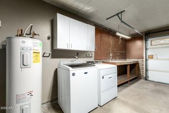 10221 52nd Ave, Glendale, AZ 85302