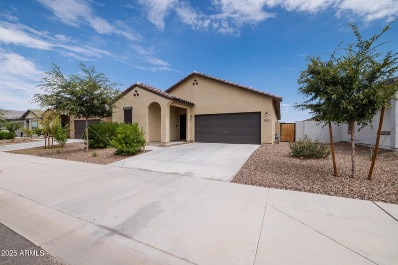 10221 57th Dr, Laveen, AZ 85339
