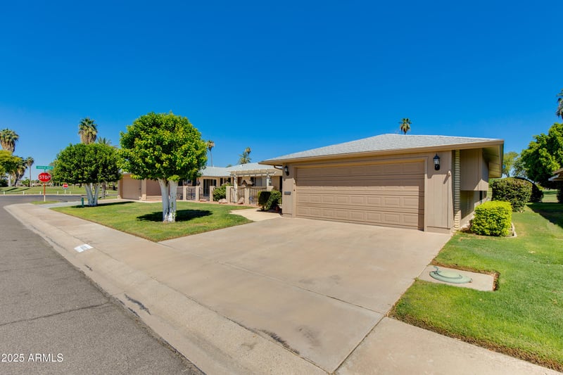 10222 Mountain View Rd, Sun City, AZ 85351