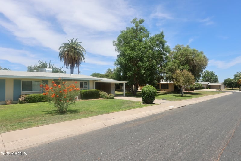 10222 Snead Cir, Sun City, AZ 85351