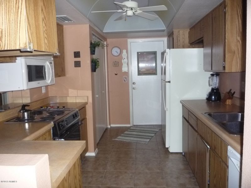 10225 E Navajo Pl, Sun Lakes, AZ 85248