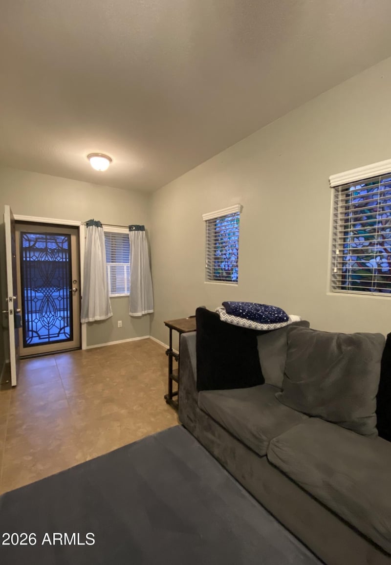 10225 Camelback Rd #19, Phoenix, AZ 85037