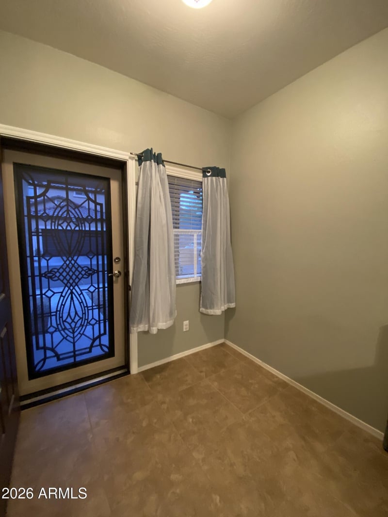 10225 Camelback Rd #19, Phoenix, AZ 85037
