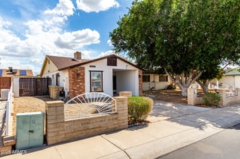 10227 56th Dr, Glendale, AZ 85302