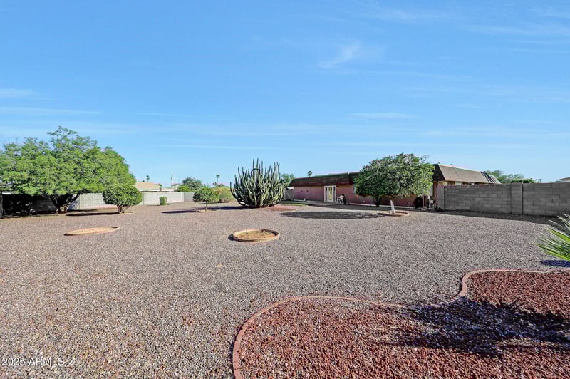 10228 Twin Oaks Dr, Sun City, AZ 85351