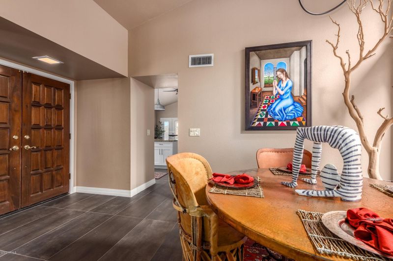 1023 E Desert Cove Ave, Phoenix, AZ 85020